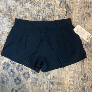 NWT Lululemon Stroll at Sundown Shorts Size 12